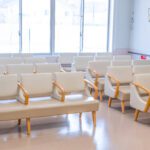 高齢化と病院の待合室